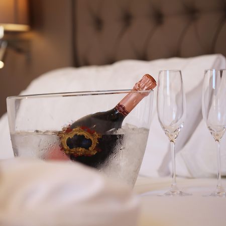 Bo Hotel Palma Екстер'єр фото A bottle of Champagne in a bucket of ice