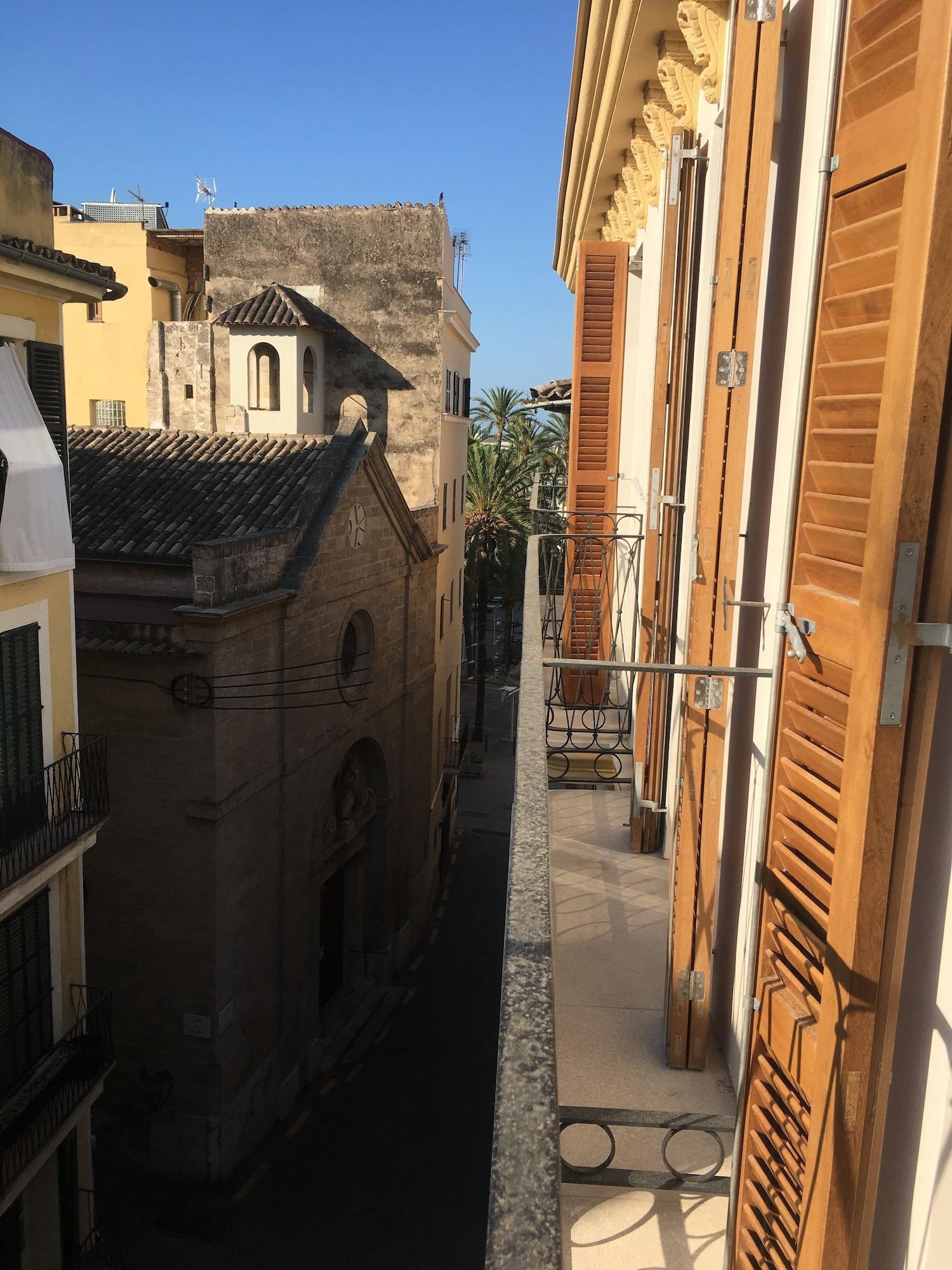 Bo Hotel Palma Екстер'єр фото Balcony of a typical house in the old town of Poetto