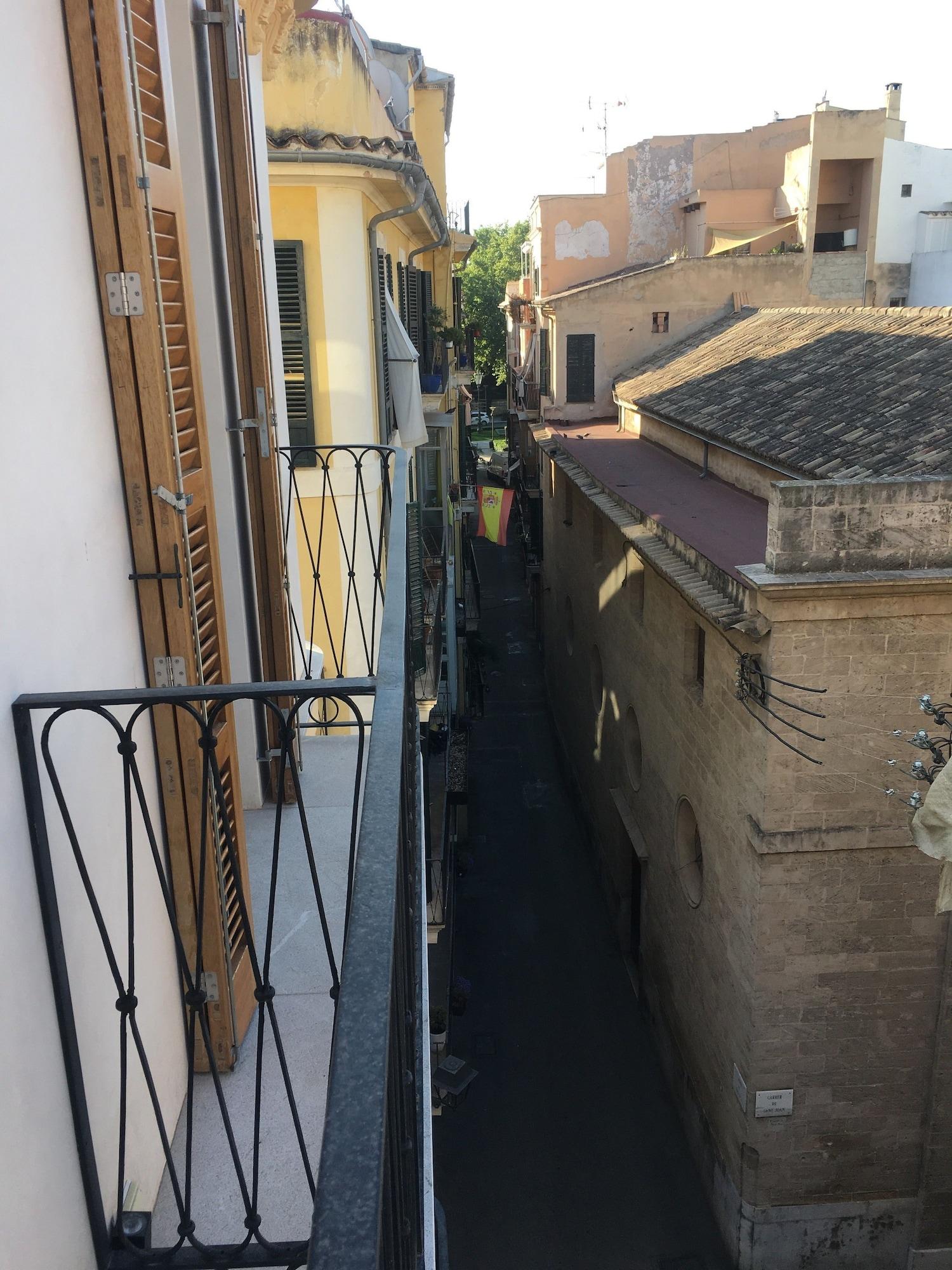 Bo Hotel Palma Екстер'єр фото Balcony of a typical house in the old town