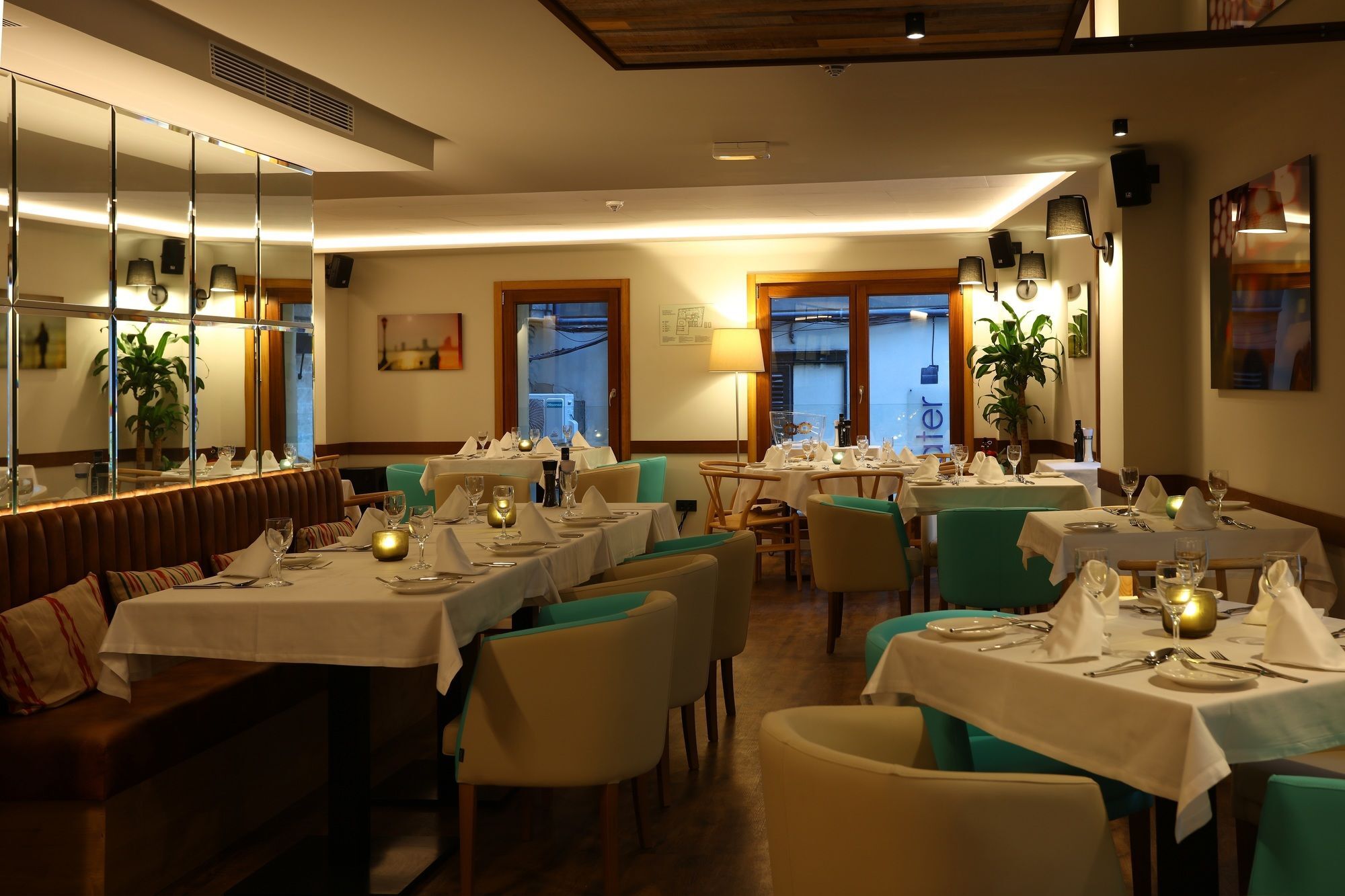 Bo Hotel Palma Екстер'єр фото Interior of a restaurant in Barcelona